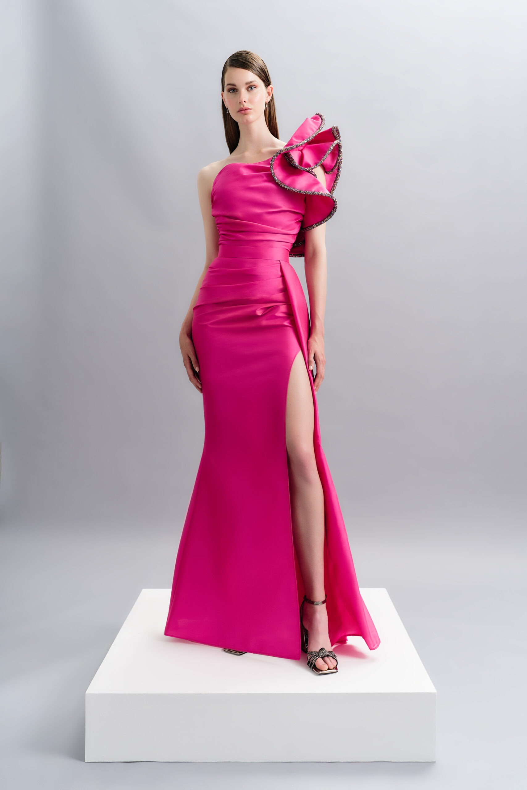 Φόρεμα maxi φούξια σκίσιμο λουλούδι - Haute Couture.